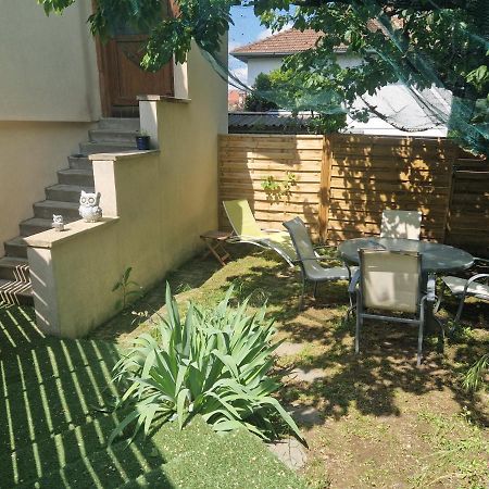 Appartement Independant Dans Maison Avec Jardinet, Au Calme Serezin-du-Rhone ภายนอก รูปภาพ