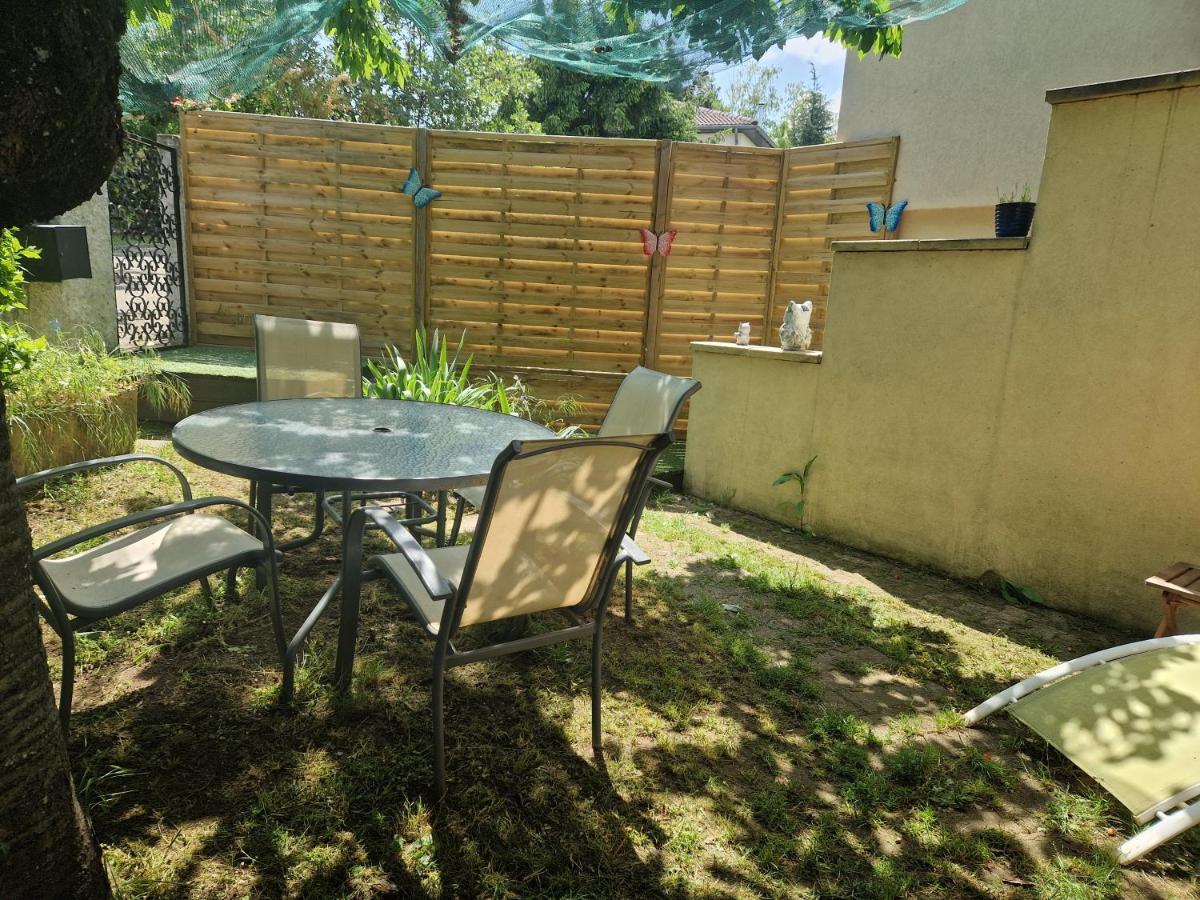 Appartement Independant Dans Maison Avec Jardinet, Au Calme Serezin-du-Rhone ภายนอก รูปภาพ